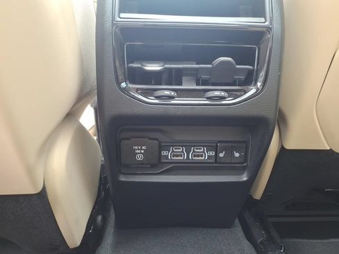 Used 2022 Jeep Grand Cherokee Limited RWD image 14