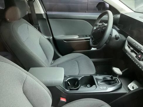 Used 2025 Kia K4 FWD image 4