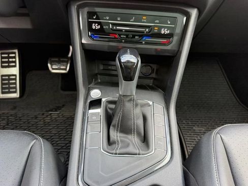 Used 2022 Volkswagen Tiguan SE R-Line FWD image 16