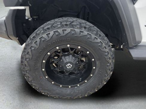Used 2019 Jeep Wrangler Unlimited Sport S AWD/4WD image 35