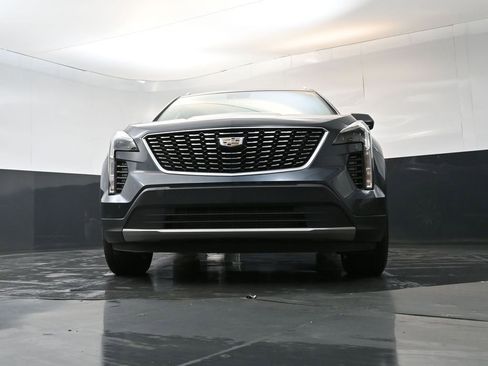 Used 2019 Cadillac XT4 Premium Luxury w/ Cold Weather Package AWD/4WD image 19