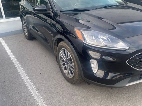 Used 2022 Ford Escape SEL w/ Technology Package FWD image 2