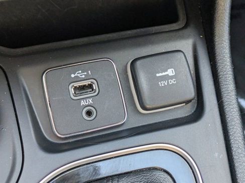 Used 2023 Jeep Cherokee Altitude Lux image 20