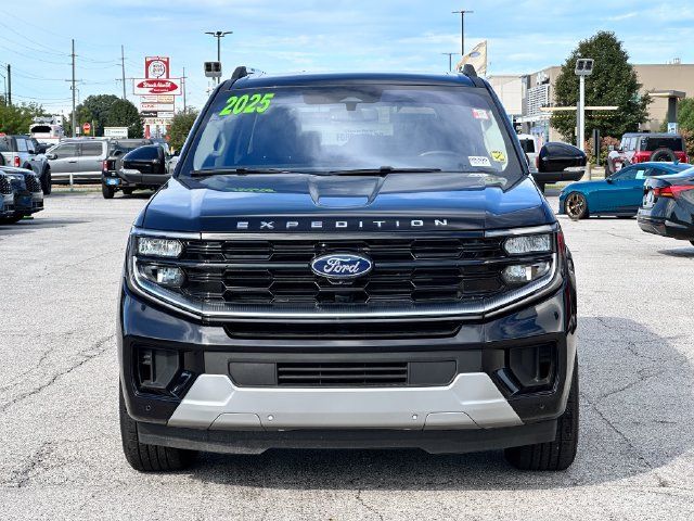 Certified 2025 Ford Expedition Platinum AWD/4WD image 2