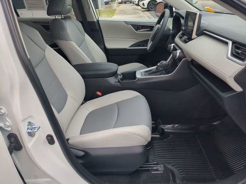 Used 2025 Toyota RAV4 XLE Premium FWD image 36