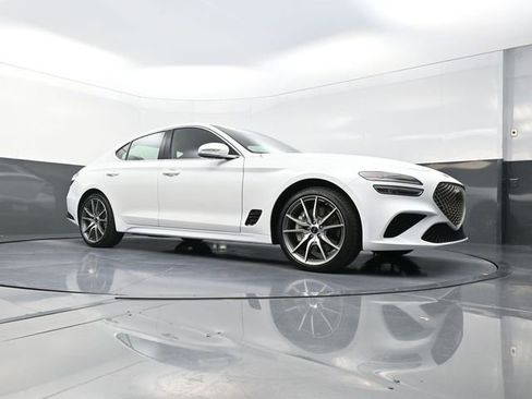 Used 2025 Genesis G70 2.5T RWD image 19