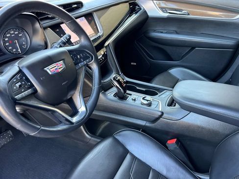 Used 2020 Cadillac XT6 Premium Luxury w/ Platinum Package AWD/4WD image 12