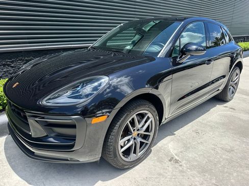 Certified 2023 Porsche Macan AWD/4WD image 7
