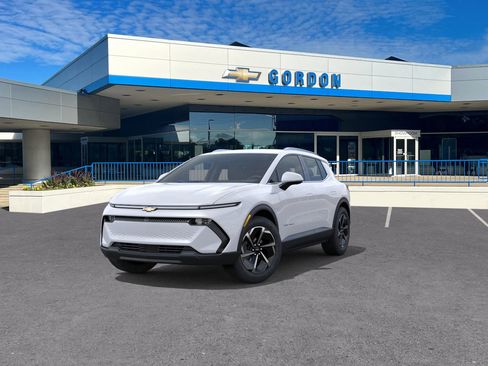 New 2026 Chevrolet Equinox EV LT image 8