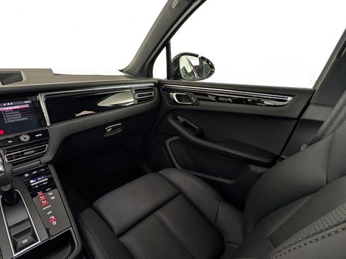 New 2026 Porsche Macan image 23