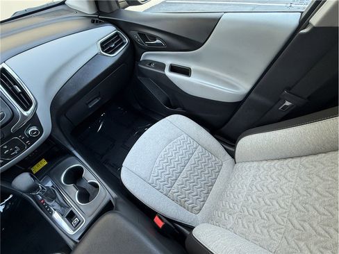 Used 2023 Chevrolet Equinox LS w/ LS Convenience Package FWD image 12