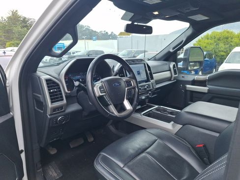 Used 2022 Ford F350 Lariat w/ Black Appearance Package image 8