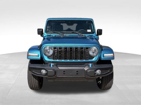 Used 2024 Jeep Wrangler Unlimited AWD/4WD image 3