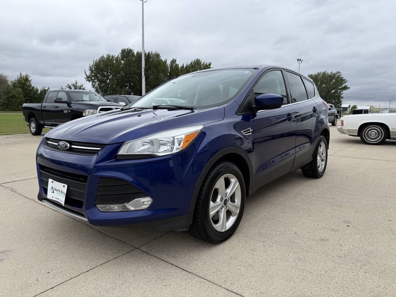 Used 2016 Ford Escape SE AWD/4WD image 2