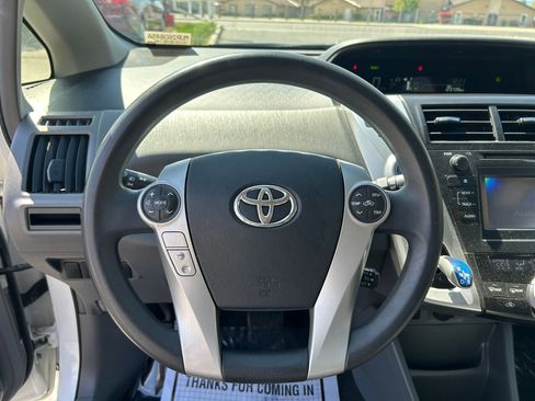 Used 2012 Toyota Prius V Two image 12