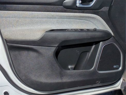 Used 2022 Jeep Compass Latitude w/ Sun and Sound Group image 12