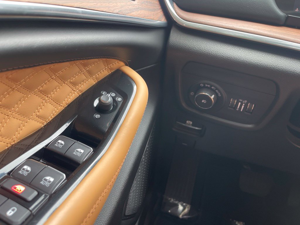 Used 2024 Jeep Grand Cherokee L Summit AWD/4WD image 27
