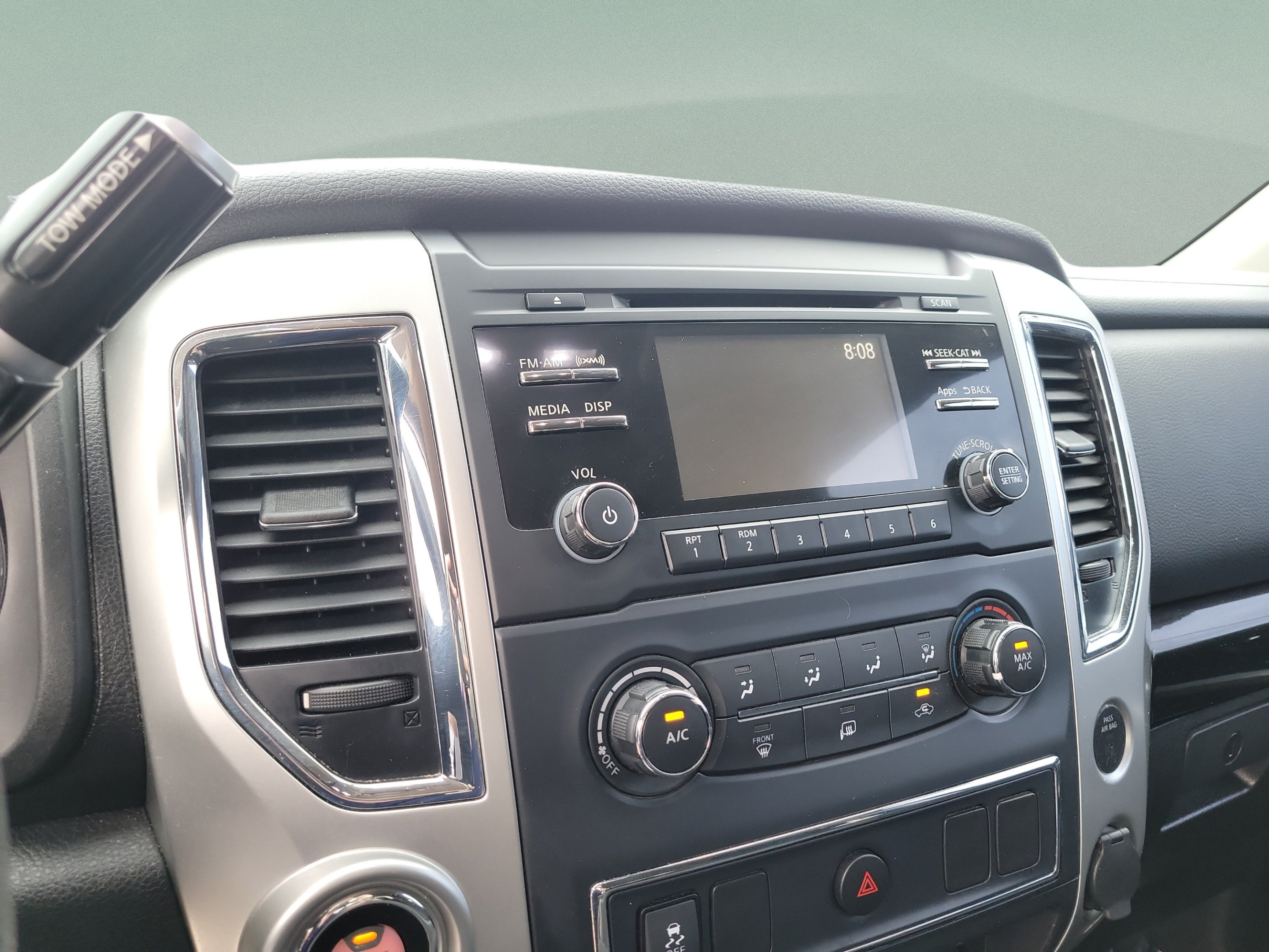 Used 2017 Nissan Titan SV RWD image 22