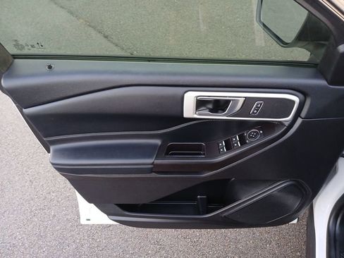 Used 2020 Ford Explorer XLT w/ Equipment Group 202A image 23