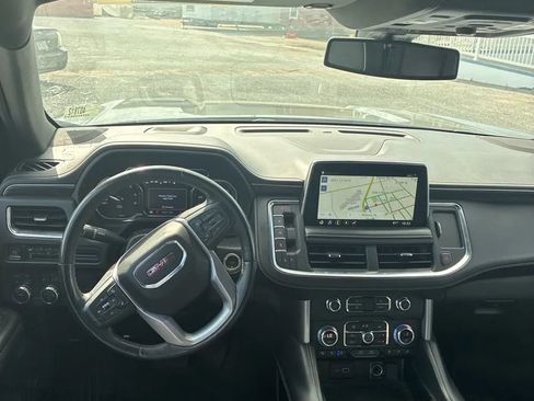 Used 2021 GMC Yukon XL SLT w/ SLT Premium Package AWD/4WD image 8