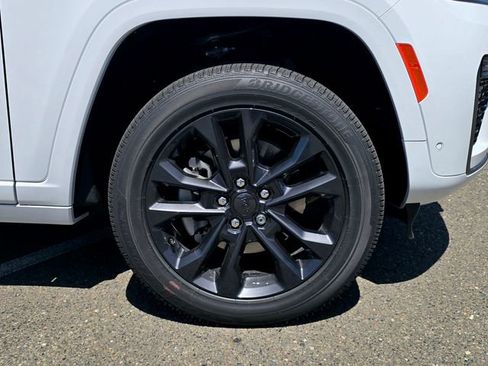 New 2026 Jeep Grand Cherokee L Limited AWD/4WD image 36