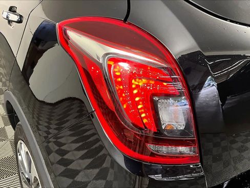 Certified 2022 Buick Encore Preferred AWD/4WD image 25