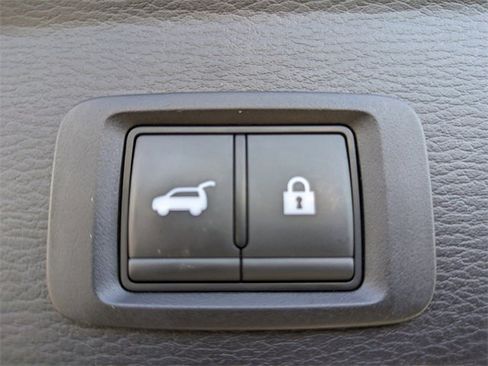 Used 2024 Mitsubishi Outlander SE image 14