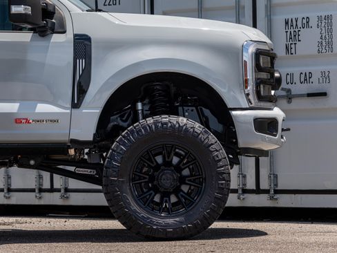 Certified 2025 Ford F250 Lariat w/ Lariat Ultimate Package AWD/4WD image 19