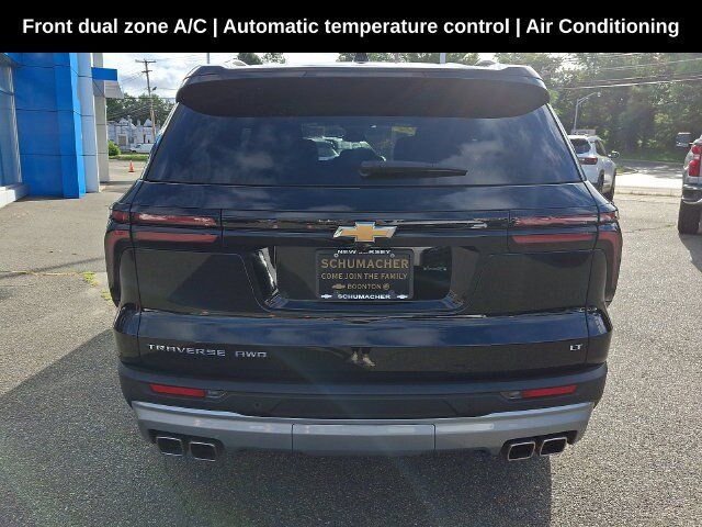 Used 2024 Chevrolet Traverse LT AWD/4WD image 8