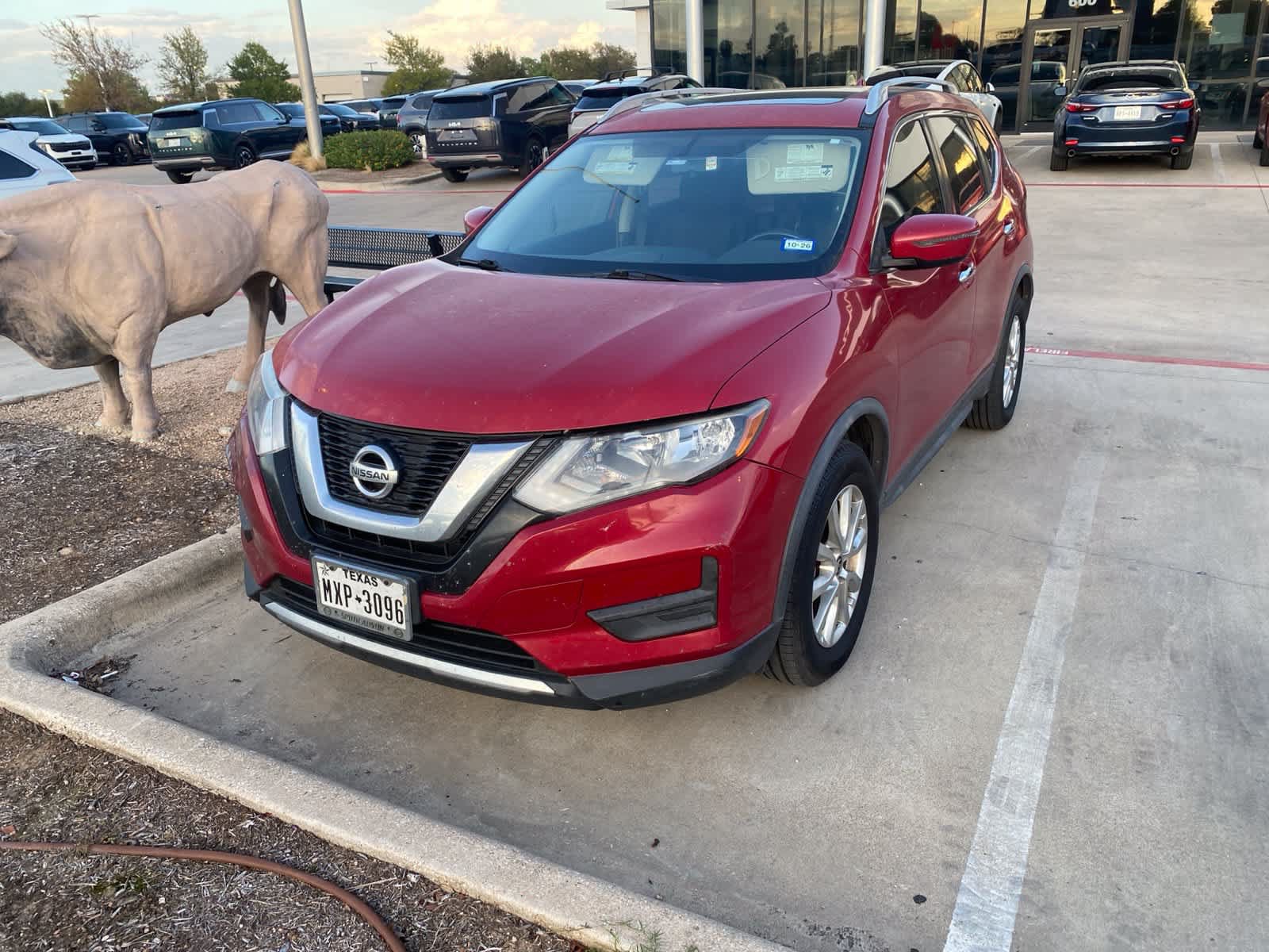 Used 2017 Nissan Rogue SV AWD/4WD image 1