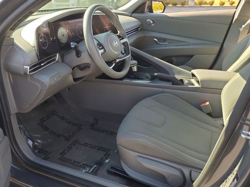 Used 2024 Hyundai Elantra SEL image 6