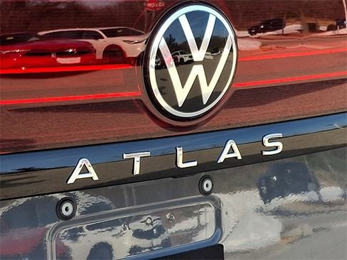 Used 2024 Volkswagen Atlas Peak Edition SEL image 34