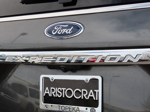 Used 2018 Ford Expedition Limited image 19