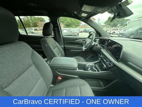 Used 2026 Chevrolet Traverse LT w/ Driver Confidence Package AWD/4WD image 2