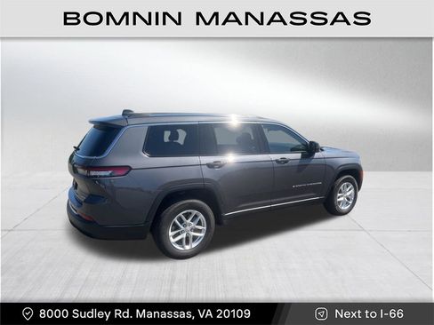 Used 2023 Jeep Grand Cherokee L Laredo w/ Luxury Tech Group I AWD/4WD image 3