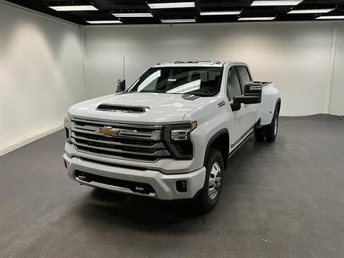 New 2026 Chevrolet Silverado 3500 High Country w/ High Country Premium Package AWD/4WD image 1