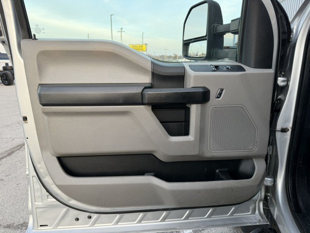 Used 2018 Ford F550 4x4 Regular Cab Super Duty image 21