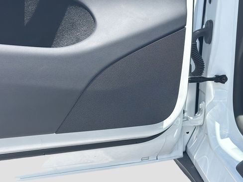 Used 2025 Tesla Model Y Long Range AWD/4WD image 24