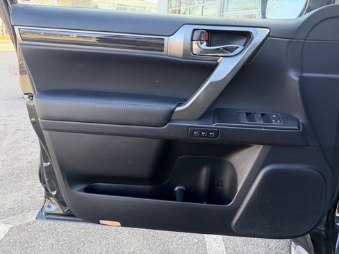 Used 2023 Lexus GX 460 Premium image 13