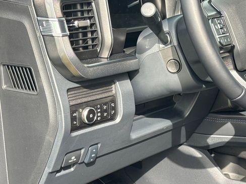 New 2026 Ford F250 Platinum image 17