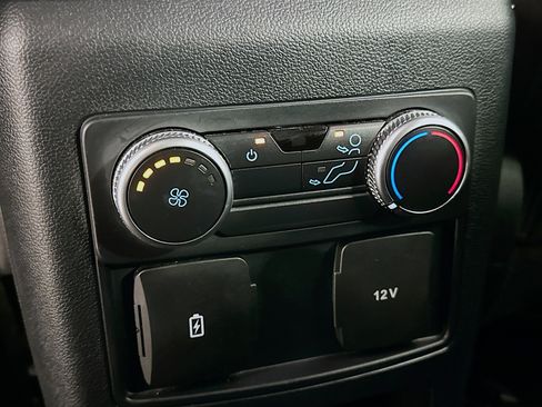 Used 2021 Ford Explorer XLT image 26