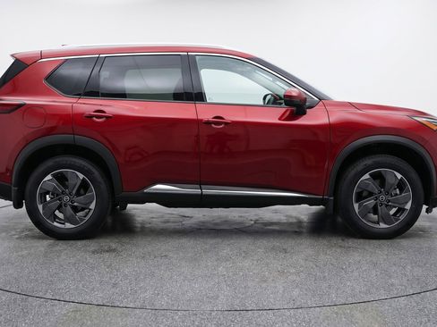 Used 2025 Nissan Rogue SV AWD/4WD image 11