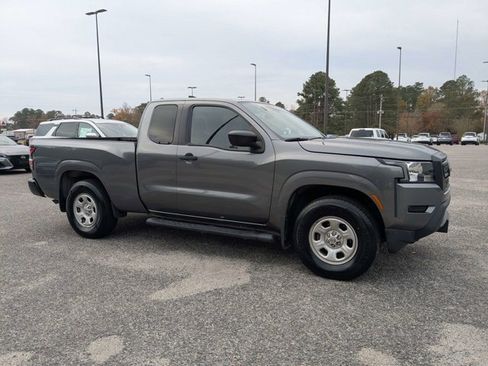 Used 2022 Nissan Frontier S image 2