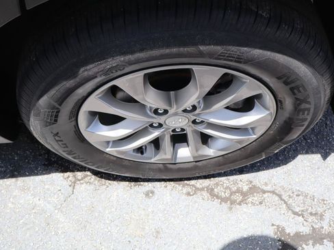 Used 2019 Hyundai Santa Fe SEL FWD image 35