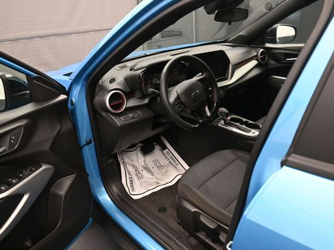 Used 2025 Chevrolet Trax RS image 22