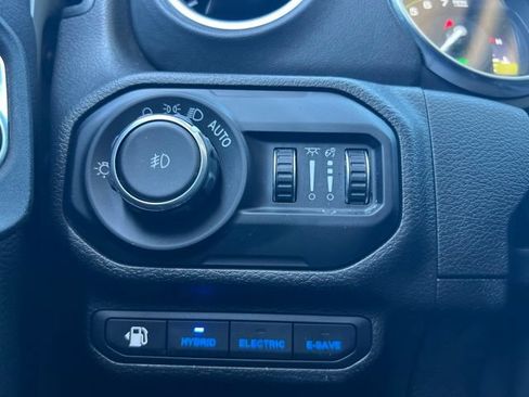 Used 2022 Jeep Wrangler Unlimited Rubicon 4xe w/ Cold Weather Group AWD/4WD image 26