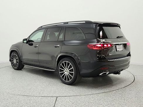 Used 2025 Mercedes-Benz GLS 450 4MATIC image 7