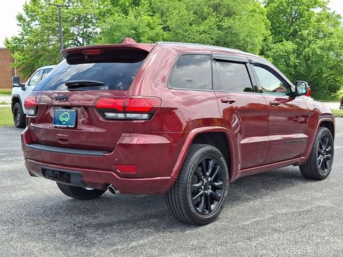 Used 2019 Jeep Grand Cherokee Altitude AWD/4WD image 7
