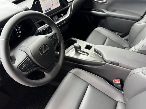 New 2026 Lexus UX 300h FWD image 4