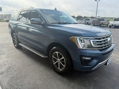 Used 2020 Ford Expedition XLT w/ Equipment Group 202A RWD image 4